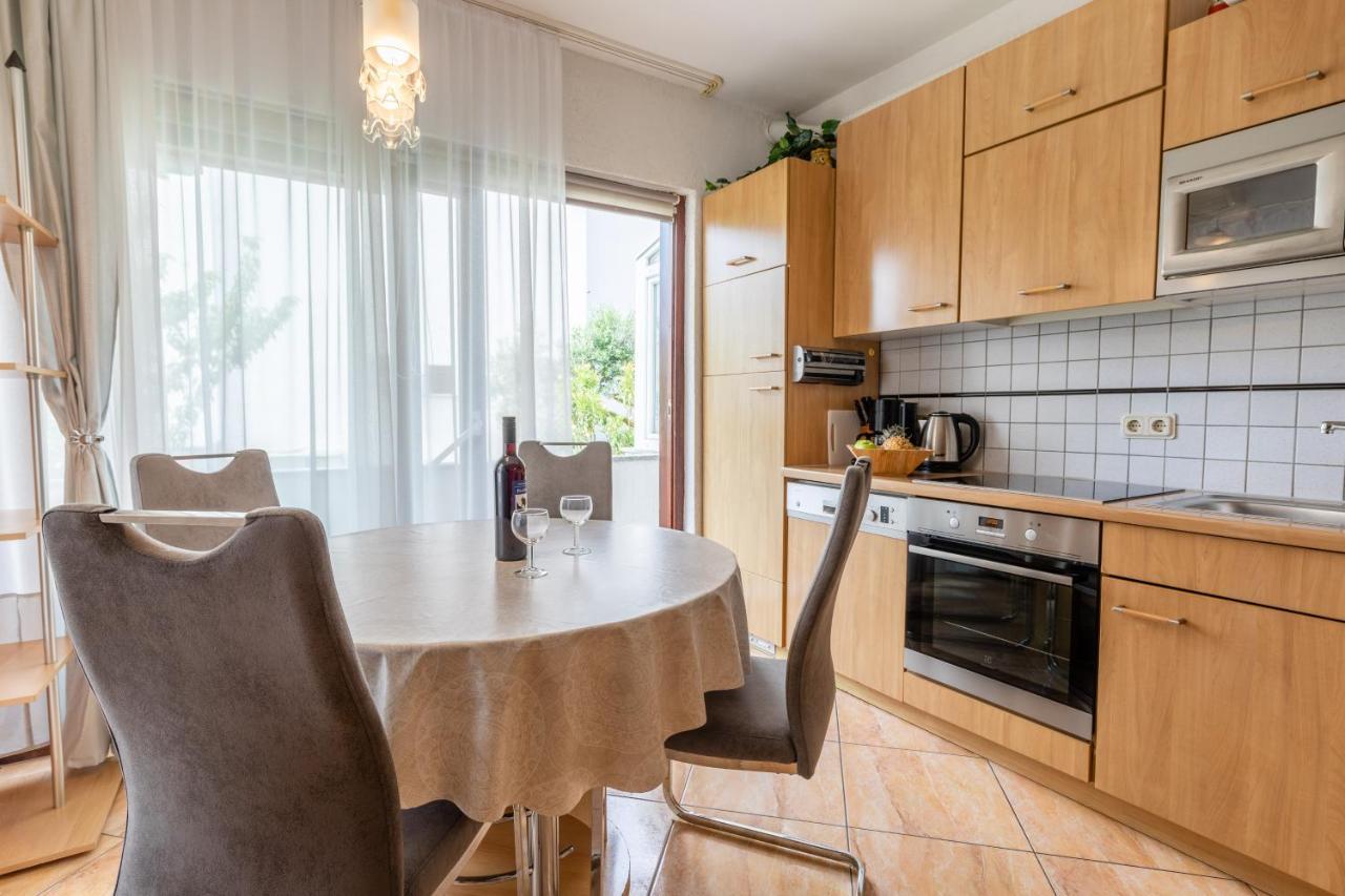 Apartman Lana Baška Buitenkant foto