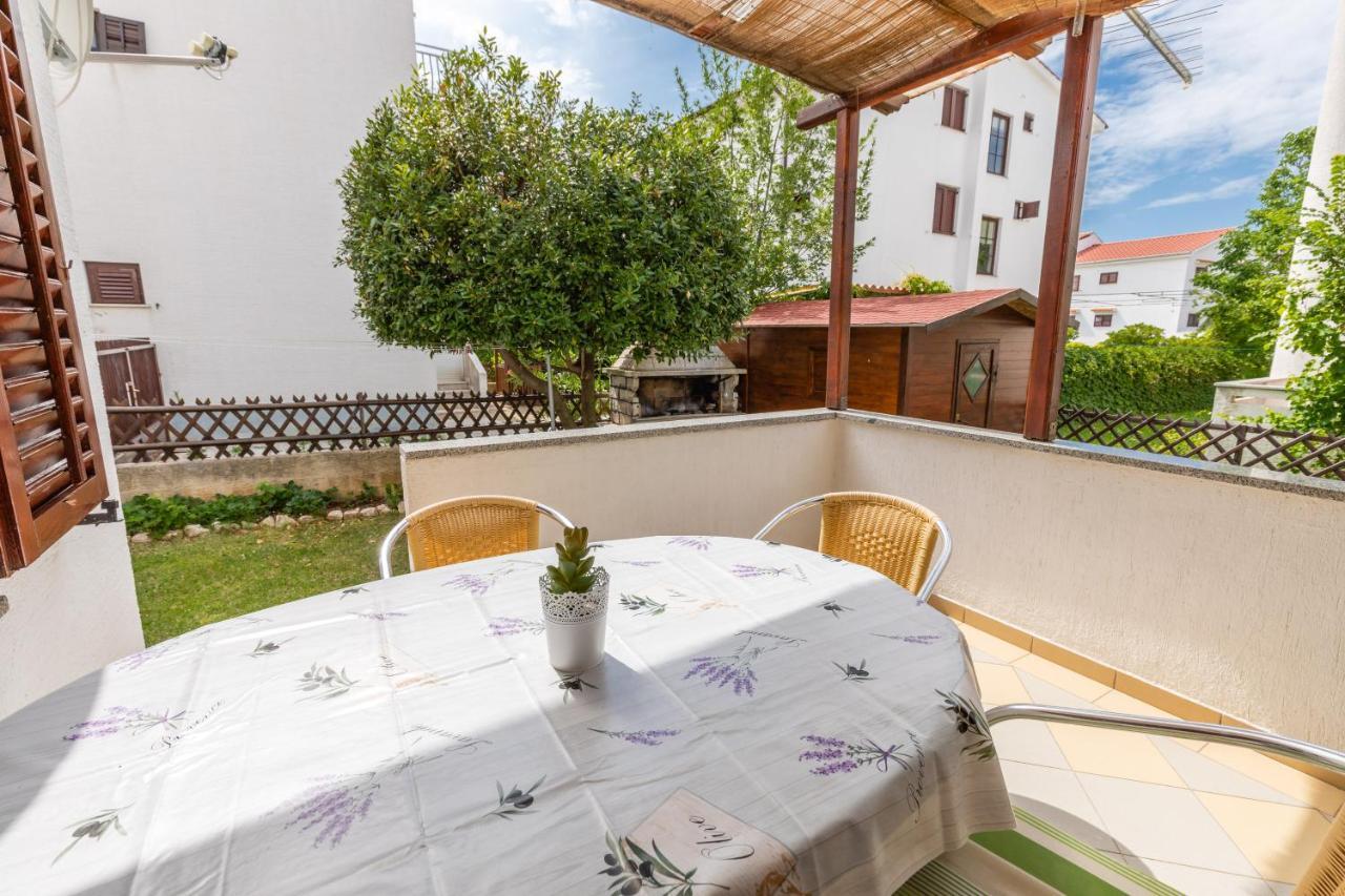 Apartman Lana Baška Buitenkant foto